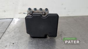 ABS Pomp van een Mercedes-Benz Vito (447.6) 1.6 109 CDI 16V 2015