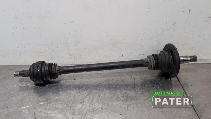 Gebruikte Aandrijfas links-achter Mercedes C (W205) C-180 1.6 16V Prijs € 78,75 Margeregeling aangeboden door Autoparts Pater