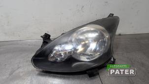 Gebruikte Koplamp links Toyota Aygo (B10) 1.0 12V VVT-i Prijs € 63,00 Margeregeling aangeboden door Autoparts Pater