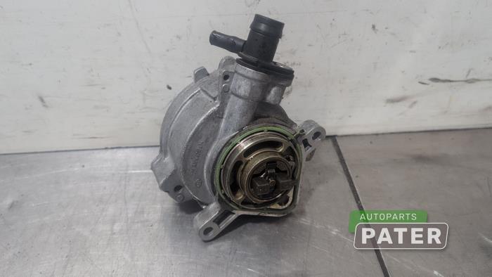 Gebruikte Vacuumpomp (Benzine) Mercedes CLA (118.3) 1.3 CLA-180 Turbo 16V Prijs € 36,75 Margeregeling aangeboden door Autoparts Pater