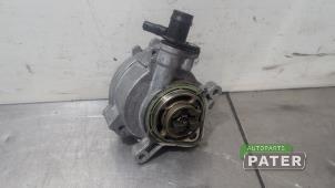 Gebruikte Vacuumpomp (Benzine) Mercedes CLA (118.3) 1.3 CLA-180 Turbo 16V Prijs € 36,75 Margeregeling aangeboden door Autoparts Pater