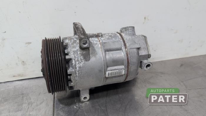 Gebruikte Aircopomp Renault Captur I (2R) 0.9 Energy TCE 12V Prijs € 105,00 Margeregeling aangeboden door Autoparts Pater