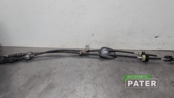 Gebruikte Schakelkabel Versnellingsbak Peugeot 108 1.0 12V Prijs € 42,00 Margeregeling aangeboden door Autoparts Pater