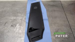 Gebruikte B-stijl sierlijst exterieur Tesla Model Y (5YJY) Long Range,Performance AWD Prijs € 73,50 Margeregeling aangeboden door Autoparts Pater