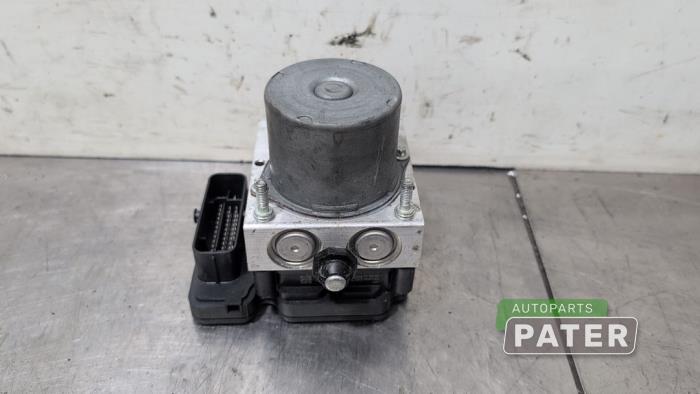 Gebruikte ABS Pomp Mazda CX-3 (DJ/DK) 2.0 SkyActiv-G 120 Prijs € 52,50 Margeregeling aangeboden door Autoparts Pater
