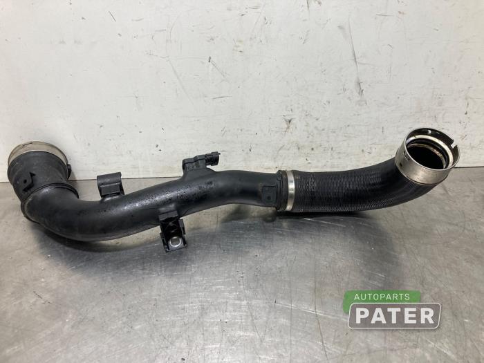 Gebruikte Intercooler Buis Volvo XC60 II (UZ) 2.0 T8 16V Recharge, Twin Engine AWD Prijs € 52,50 Margeregeling aangeboden door Autoparts Pater