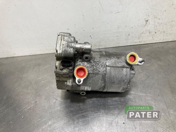Gebruikte Pomp Airco Volvo XC60 II (UZ) 2.0 T8 16V Recharge, Twin Engine AWD Prijs € 315,00 Margeregeling aangeboden door Autoparts Pater