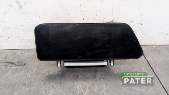 Gebruikte Display Interieur Mazda 3 (BP) 2.0 SkyActiv-G 122 M Hybrid 16V Prijs € 262,50 Margeregeling aangeboden door Autoparts Pater