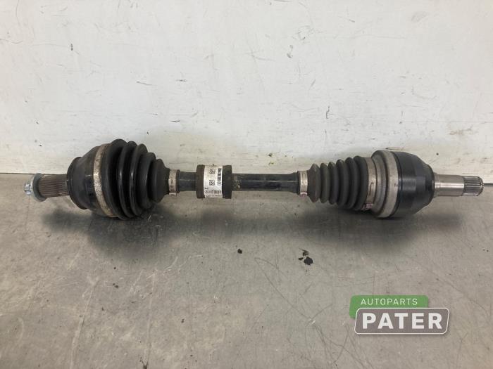 Gebruikte Steekas links-voor Mercedes CLA (118.3) 1.3 CLA-200 Turbo 16V Prijs € 309,75 Margeregeling aangeboden door Autoparts Pater