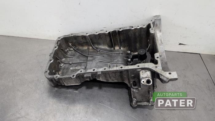 Gebruikte Carterpan Mercedes C (W205) C-350 e 2.0 16V Prijs € 105,00 Margeregeling aangeboden door Autoparts Pater