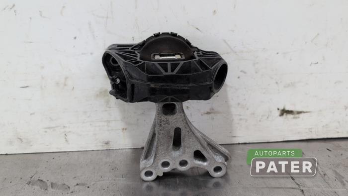 Gebruikte Motorrubber Opel Crossland (X) 1.2 12V Prijs € 10,50 Margeregeling aangeboden door Autoparts Pater