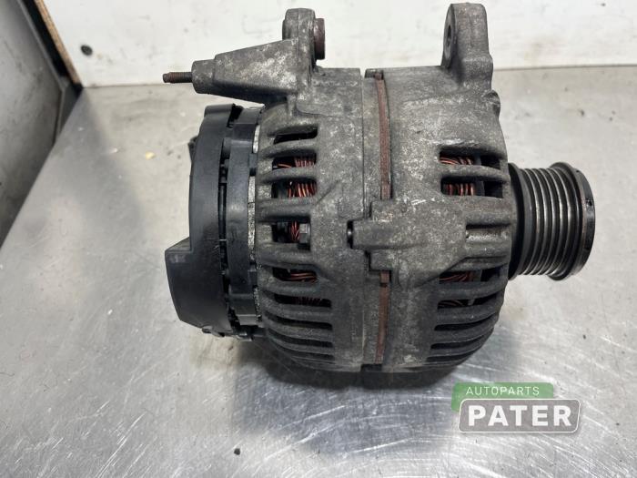 Gebruikte Dynamo Volkswagen Transporter T5 1.9 TDi Prijs € 38,12 Inclusief btw aangeboden door Autoparts Pater