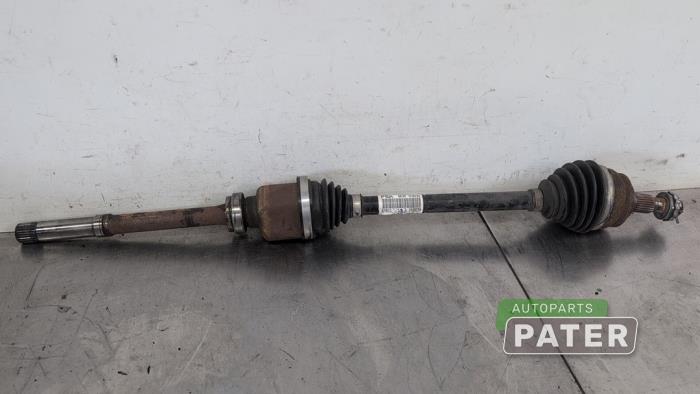 Gebruikte Aandrijfas rechts-voor Peugeot 208 II (UB/UH/UP) e-208 50 kWh Prijs € 225,75 Margeregeling aangeboden door Autoparts Pater