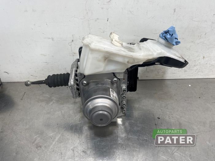 Gebruikte Rembol Volvo XC60 II (UZ) 2.0 T8 16V Recharge, Twin Engine AWD Prijs € 210,00 Margeregeling aangeboden door Autoparts Pater