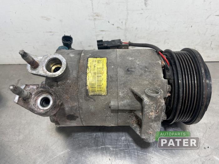 Gebruikte Aircopomp Ford Focus 3 Wagon 1.0 Ti-VCT EcoBoost 12V 125 Prijs € 52,50 Margeregeling aangeboden door Autoparts Pater