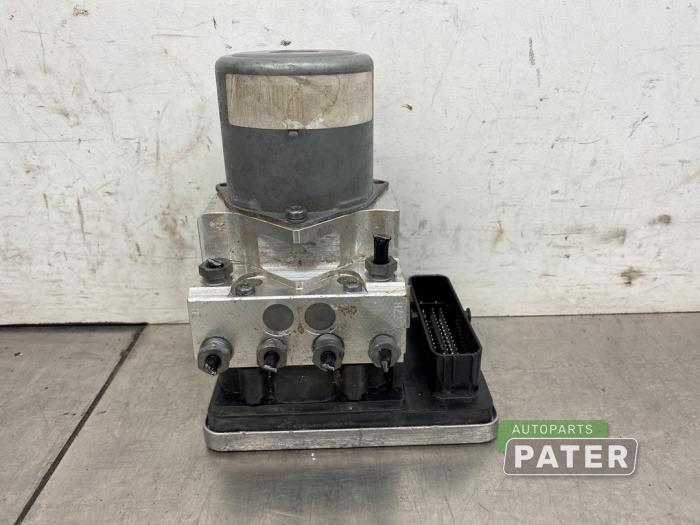 Gebruikte ABS Pomp Mercedes E Estate (S213) E-300de 2.0 Turbo 16V Prijs € 315,00 Margeregeling aangeboden door Autoparts Pater