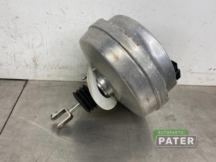 Gebruikte Rembooster Mercedes E Estate (S213) E-300de 2.0 Turbo 16V Prijs € 52,50 Margeregeling aangeboden door Autoparts Pater