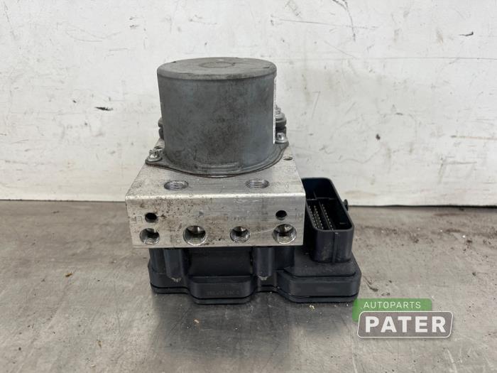Gebruikte ABS Pomp Tesla Model 3 Long Range AWD 75 kWh Prijs € 99,75 Margeregeling aangeboden door Autoparts Pater