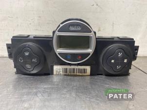 Gebruikte Climatronic Paneel Renault Scénic II (JM) 1.6 16V Prijs € 26,25 Margeregeling aangeboden door Autoparts Pater