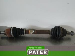 Gebruikte Aandrijfas links-voor Peugeot 5008 I (0A/0E) 1.6 THP 16V Prijs € 68,25 Margeregeling aangeboden door Autoparts Pater