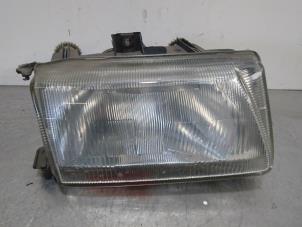Gebruikte Rechter Koplamp Seat Cordoba (6C2/6K2) 1.4i CLX,SE,Latino Prijs € 10,50 Margeregeling aangeboden door Autoparts Pater