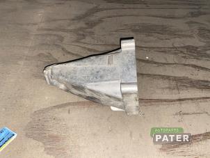 Gebruikte Motorsteun Mercedes C (W204) 1.6 C-180K 16V BlueEfficiency Prijs € 15,75 Margeregeling aangeboden door Autoparts Pater