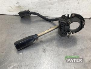 Gebruikte Pinker Schakelaar Volkswagen Transporter/Caravelle T4 1.8 Prijs € 31,50 Margeregeling aangeboden door Autoparts Pater