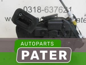 Gebruikte Portierslot Mechaniek 4Deurs links-achter Volkswagen Polo V (6R) 1.2 12V Prijs € 42,00 Margeregeling aangeboden door Autoparts Pater
