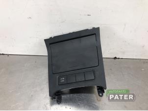 Gebruikte Asbak voor Volkswagen Golf V (1K1) 1.4 TSI 140 16V Prijs € 21,00 Margeregeling aangeboden door Autoparts Pater