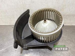 Gebruikte Chaufage Ventilatiemotor Renault Kangoo Be Bop (KW) 1.5 dCi 90 FAP Prijs € 19,06 Inclusief btw aangeboden door Autoparts Pater