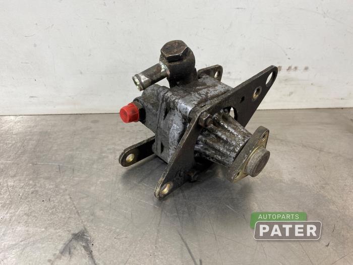 Gebruikte Servopomp Mercedes MB 100D (631/643) MB 100D Prijs € 50,82 Inclusief btw aangeboden door Autoparts Pater