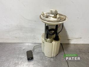 Gebruikte Benzinepomp Fiat Stilo (192A/B) 1.9 JTD 115 Prijs € 21,00 Margeregeling aangeboden door Autoparts Pater