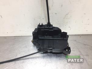 Gebruikte Deurslot Mechaniek 4Deurs rechts-voor Renault Clio III Estate/Grandtour (KR) 1.2 16V TCE 100 Prijs € 10,50 Margeregeling aangeboden door Autoparts Pater