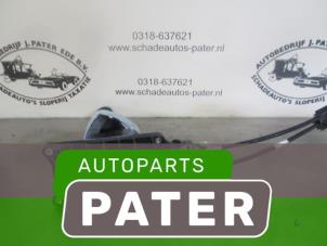 Gebruikte Versnellingspook Renault Clio III Estate/Grandtour (KR) 1.2 16V TCE 100 Prijs € 52,50 Margeregeling aangeboden door Autoparts Pater