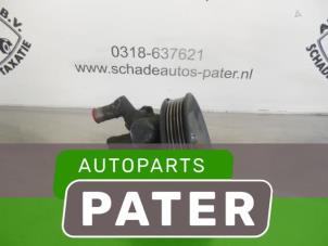 Gebruikte Servopomp Mercedes Vito (638.0) 2.2 CDI 110 16V Prijs € 42,00 Margeregeling aangeboden door Autoparts Pater
