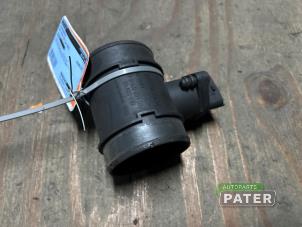 Gebruikte Luchtmassameter Opel Astra G Caravan (F35) 1.7 CDTi 16V Eco4 Prijs € 10,50 Margeregeling aangeboden door Autoparts Pater