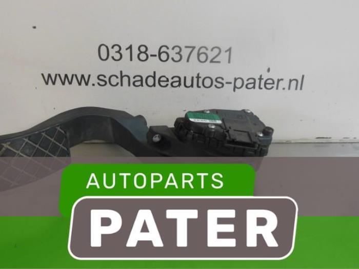 Gaspedaalpositie Sensor van een Volkswagen Passat Variant (3B6) 1.8 Turbo 20V 2002
