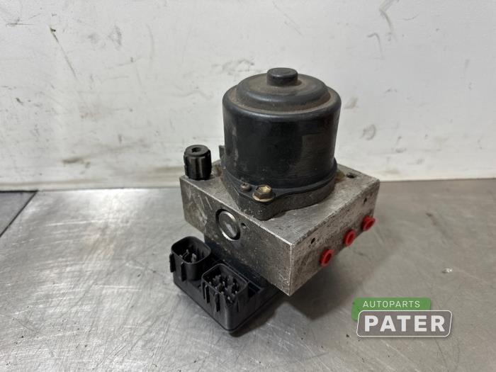 Gebruikte ABS Pomp Toyota HiAce II 2.5 D4-D 100 4x4 Kat. Prijs € 26,25 Margeregeling aangeboden door Autoparts Pater