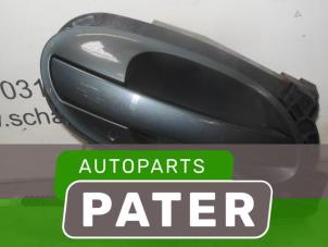Gebruikte Portiergreep 4Deurs rechts-achter BMW 7 serie (E65/E66/E67) 740d V8 32V Prijs € 78,75 Margeregeling aangeboden door Autoparts Pater