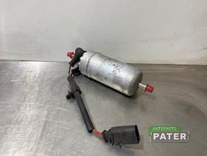 Gebruikte Opvoerpomp Volkswagen Caddy III (2KA,2KH,2CA,2CH) 2.0 TDI 16V Prijs € 44,47 Inclusief btw aangeboden door Autoparts Pater