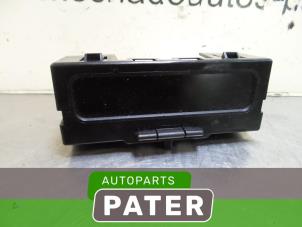 Gebruikte Display Interieur Renault Megane II (BM/CM) 1.6 16V Prijs € 36,75 Margeregeling aangeboden door Autoparts Pater