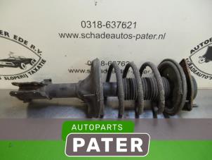 Gebruikte Schokdemperpoot rechts-voor Hyundai Matrix 1.6 16V Prijs € 52,50 Margeregeling aangeboden door Autoparts Pater