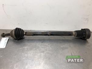 Gebruikte Cardanas links-voor (VWA) Volkswagen Polo III (6N1) 1.3i 55 Prijs € 21,00 Margeregeling aangeboden door Autoparts Pater