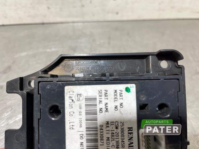 Regelunit Multi Media van een Renault Megane III Berline (BZ) 1.5 dCi 110 2012