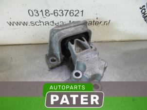 Gebruikte Motorsteun Renault Twingo II (CN) 1.2 16V Prijs € 21,00 Margeregeling aangeboden door Autoparts Pater