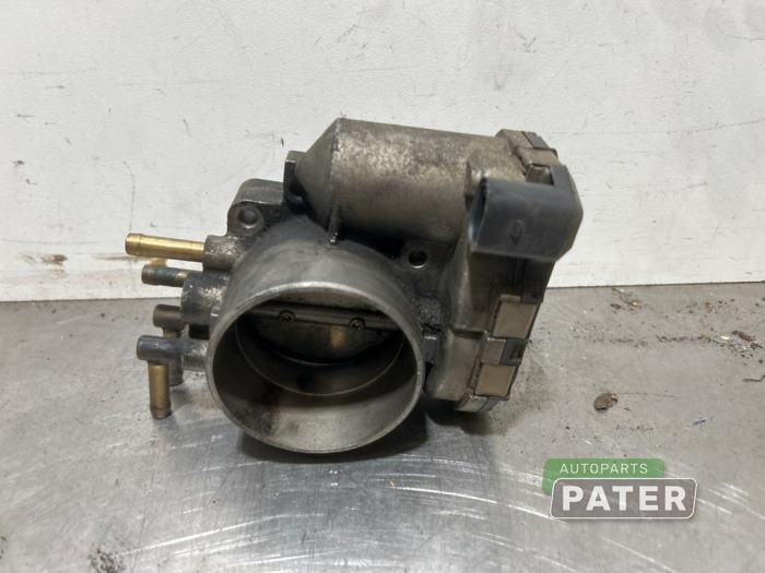 Gebruikte Gasklephuis Volkswagen Passat Variant Syncro/4Motion (3B5) 2.8 30V Syncro Prijs € 21,00 Margeregeling aangeboden door Autoparts Pater