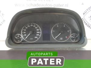 Gebruikte Tellerklok Mercedes A (W169) 2.0 A-160 CDI 16V Prijs € 105,00 Margeregeling aangeboden door Autoparts Pater