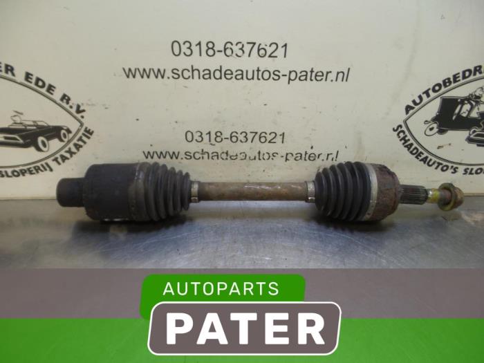 Gebruikte Steekas rechts-voor Jeep Grand Cherokee (WH/WK) 3.0 CRD V6 24V 4x2 Prijs € 78,75 Margeregeling aangeboden door Autoparts Pater