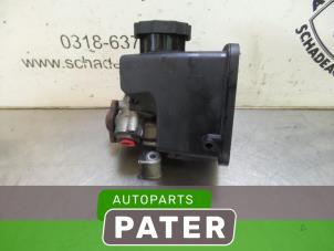 Gebruikte Stuurbekrachtiging Pomp Mercedes E (W210) 3.2 E-320 CDI 24V Prijs € 15,75 Margeregeling aangeboden door Autoparts Pater