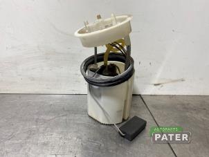 Gebruikte Benzinepomp Volkswagen Polo V (6R) 1.4 16V Prijs € 26,25 Margeregeling aangeboden door Autoparts Pater